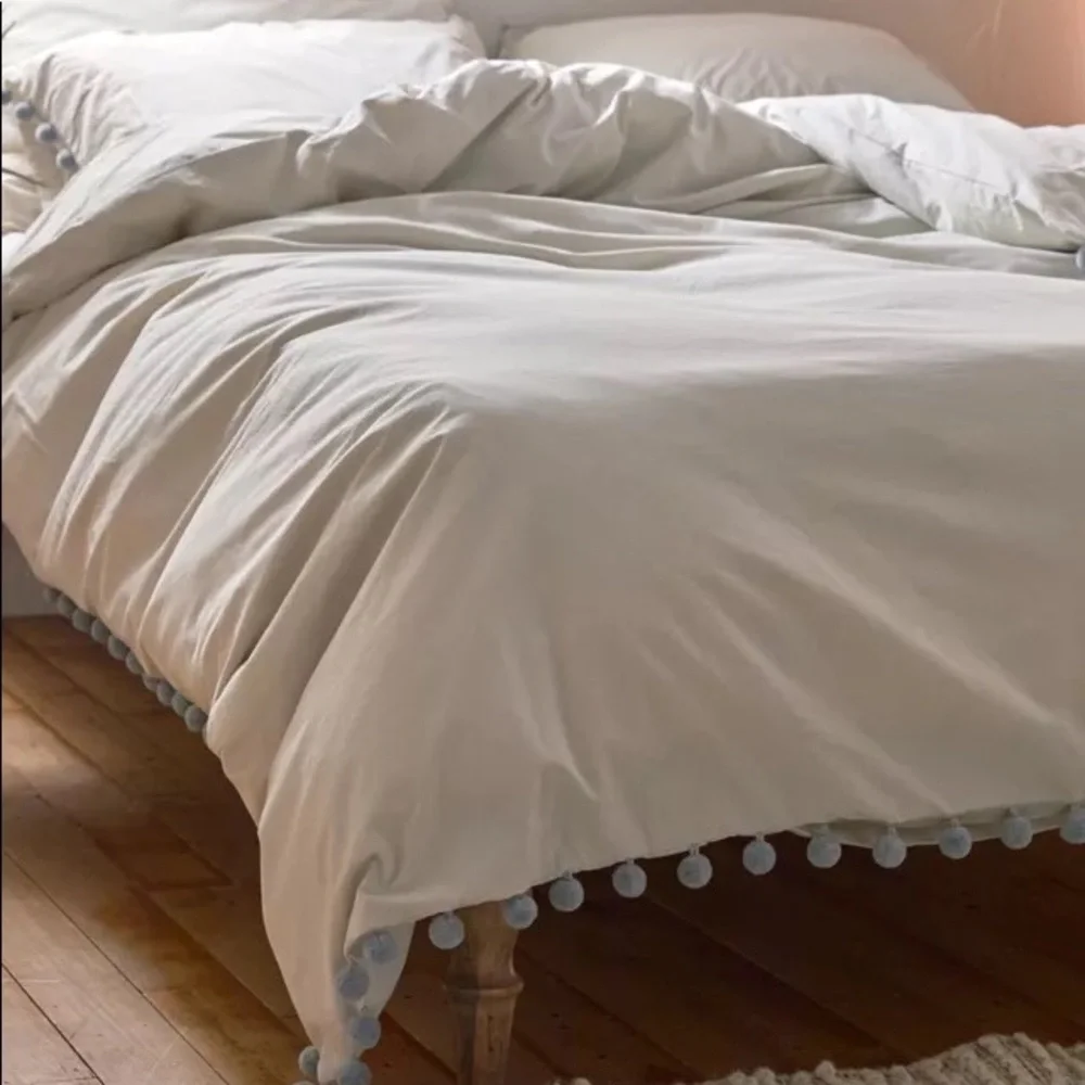 NWOT Urban Outfitters UO Nimmo Pompom Twin Duvet Cover Z381-5